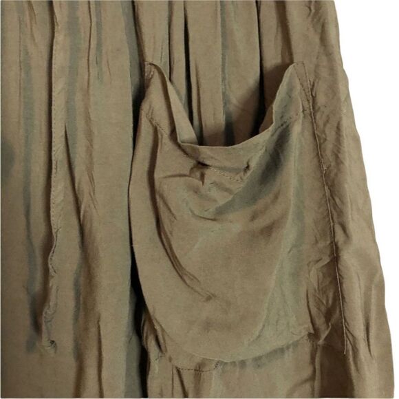 3 for $30! Olive green garage skirt. With pockets - Picture 8 of 9